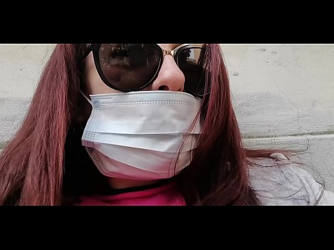 ❤️ Nicoletta o iphetetsa ho moahelani oa hae le pees ka karacheng ea hae (Special Covid19 Italy Quarantine) Porno ️❤